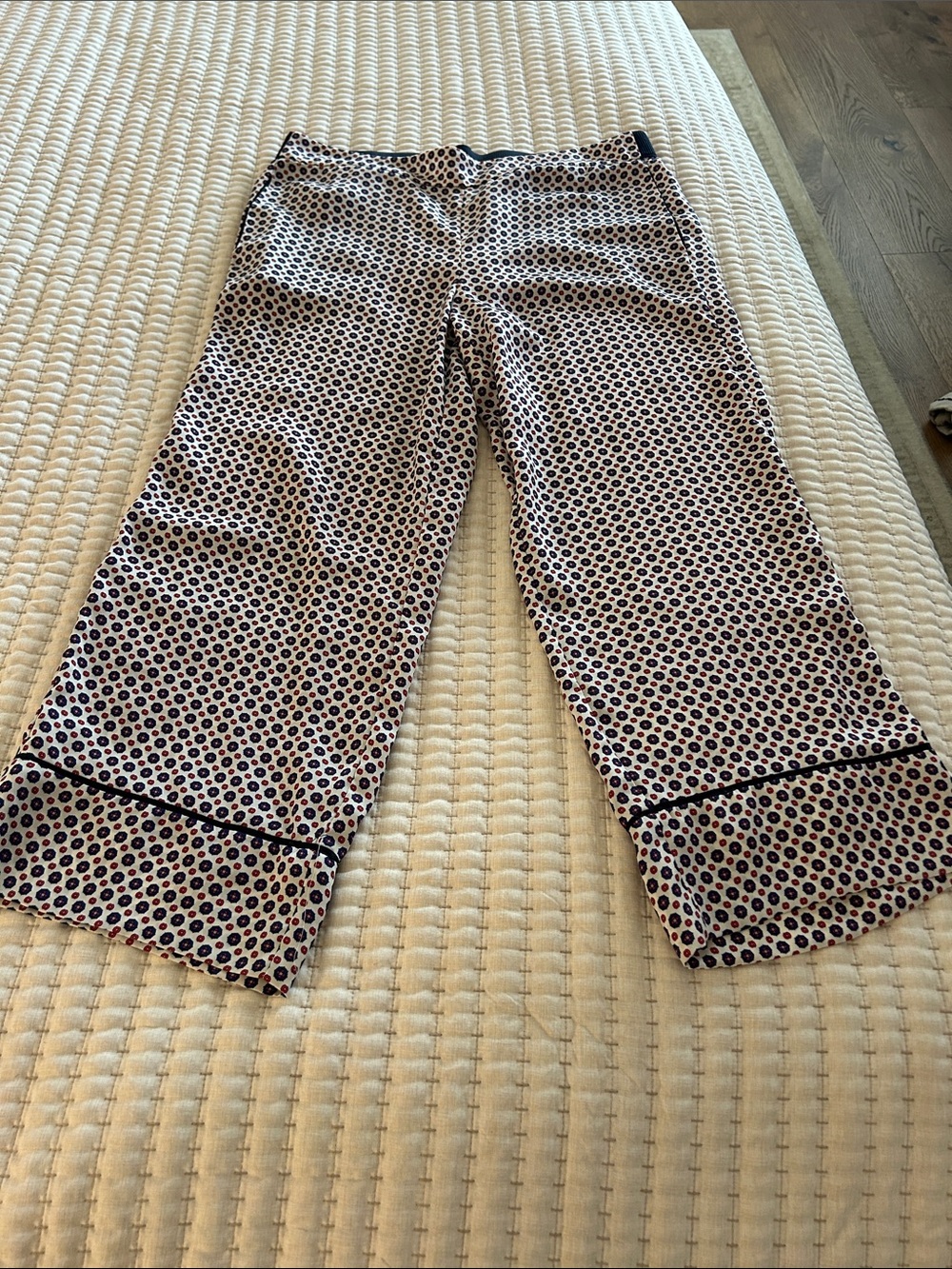 Zara White Cropped Polka Dot Pants with Navy Detail